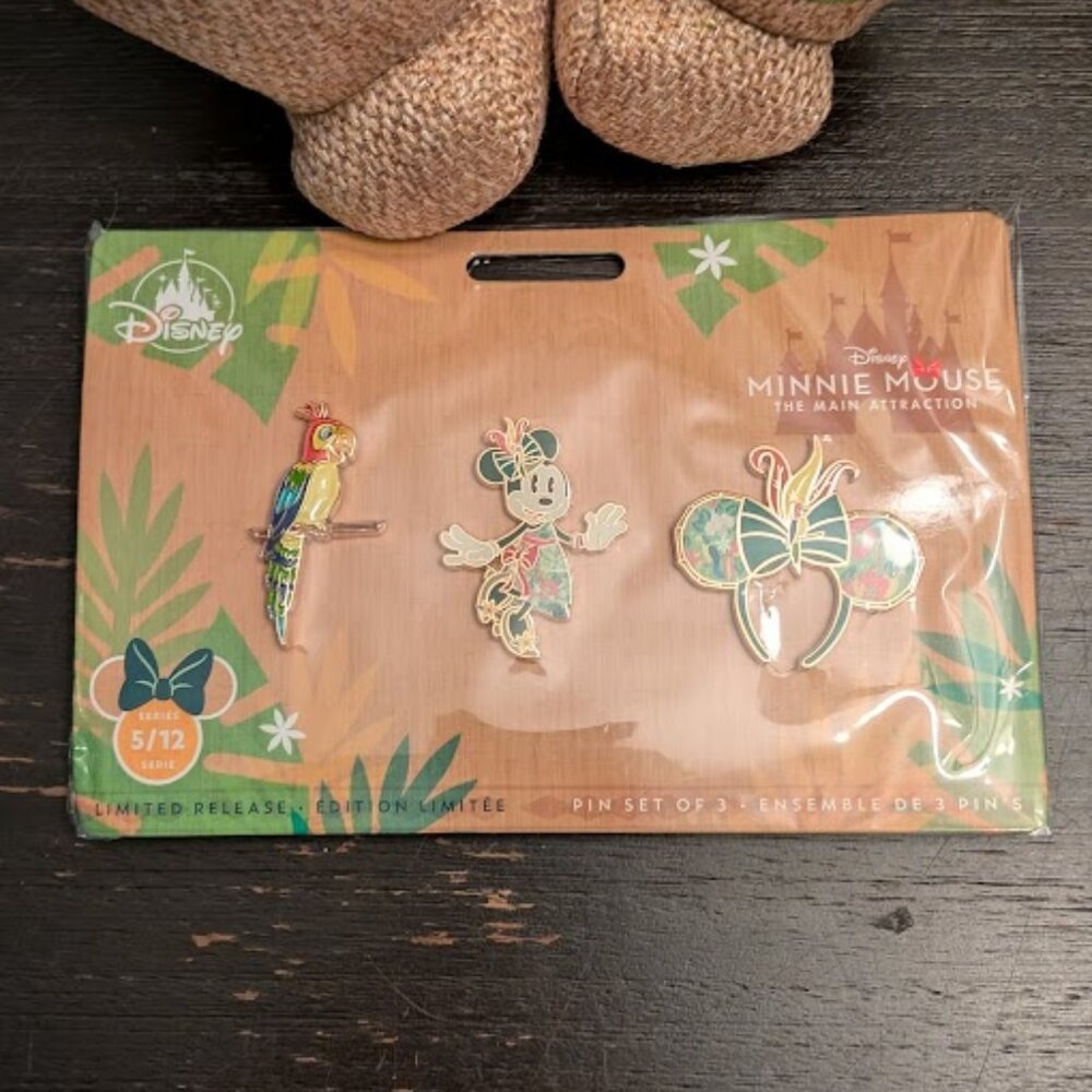 ⬇️PD⬇️DISNEY MINNIE MOUSE Pin Set, Cup & Magic Band LIMITED RELEASE COLLECTIBLE - Picture 4 of 9